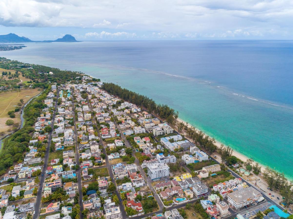 Les Cerisiers Beach Residence, Cosy And Modern 3 Bedroom Apartment Located 50 Metres From The Beach And From All Amenities And Restaurants On The Coastal Road Flic-en-Flacq Exterior foto